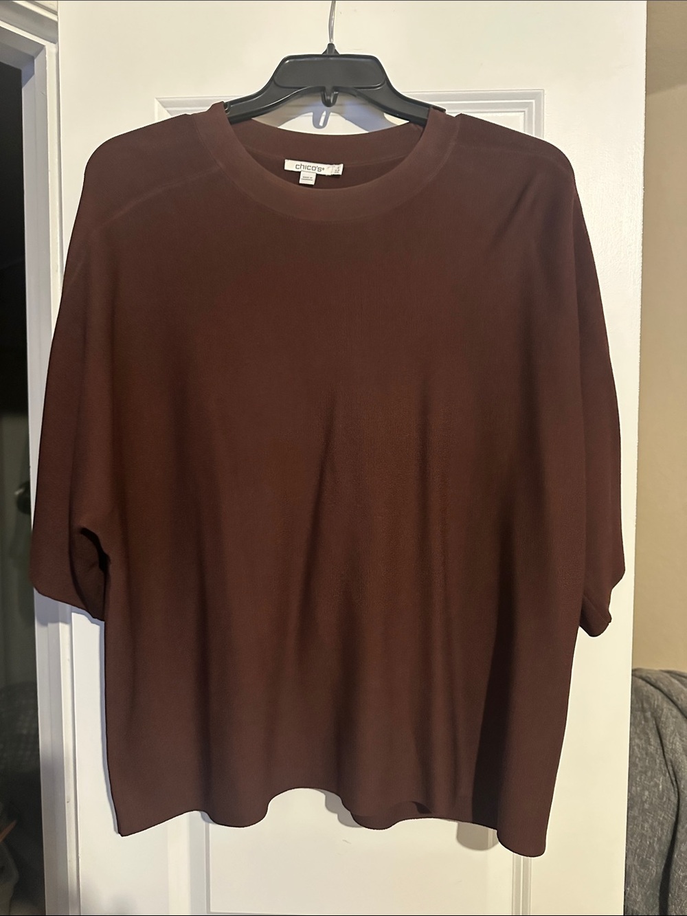Chicos Short-Sleeve Relaxed Crewneck Top in Deep Brown